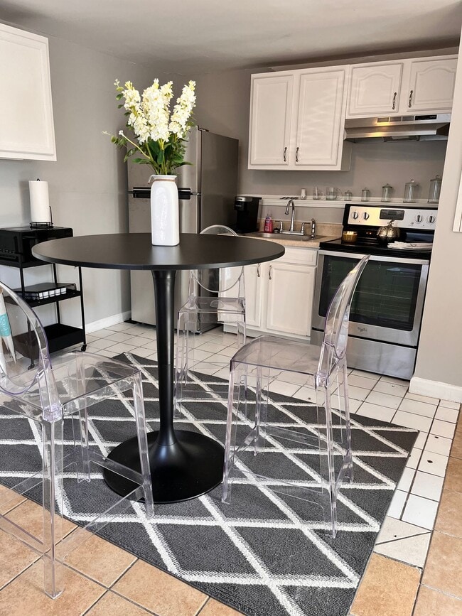 Building Photo - Bolden Flats