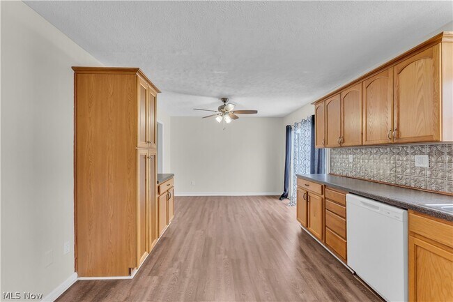 Building Photo - 5498 Broad Blvd