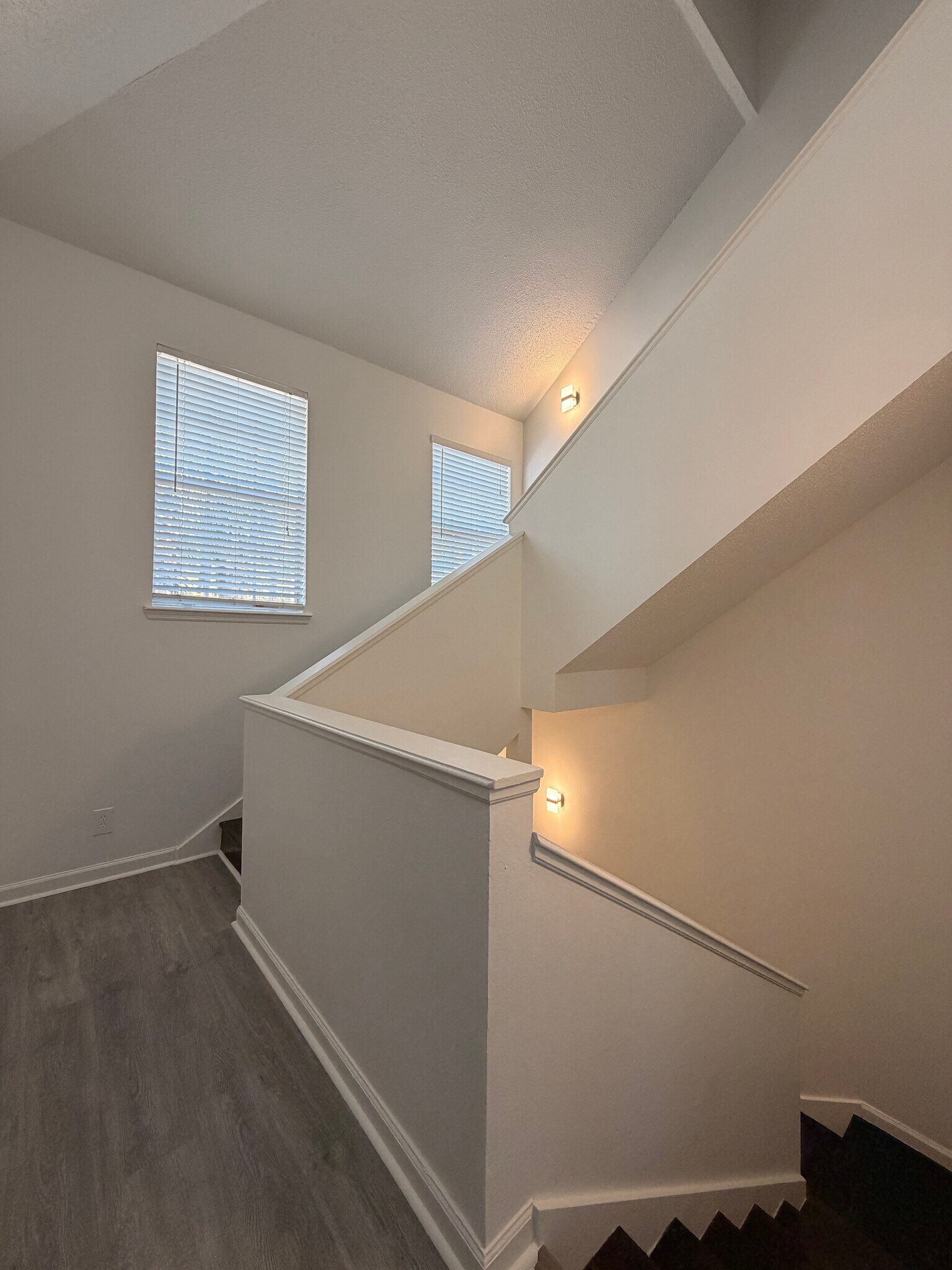 Building Photo - 6028 Westgate Dr