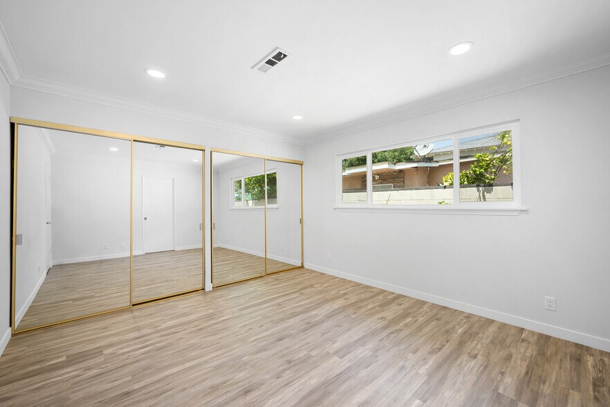 Building Photo - 575 Winona Way