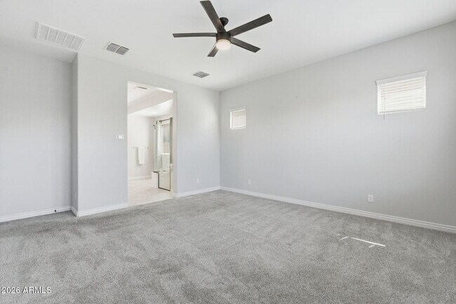 Building Photo - 10631 E Thatcher Ave