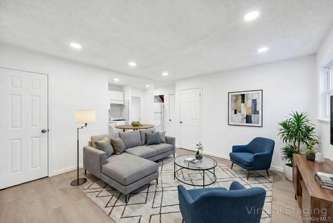 Building Photo - 5494 South Dr