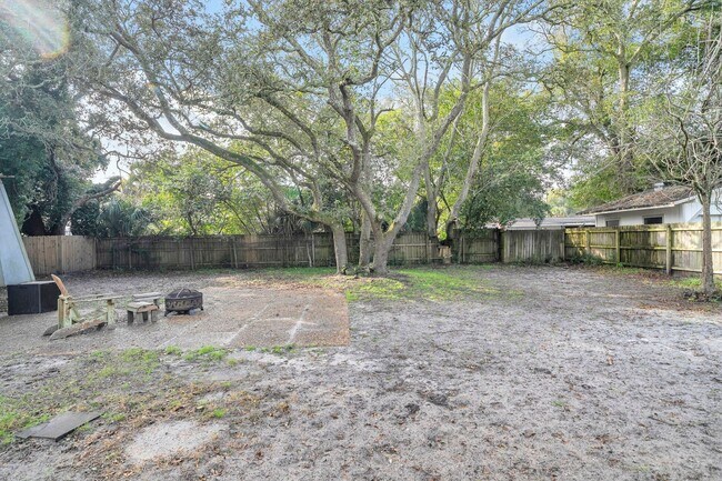 Building Photo - 358 Kepner Dr NE