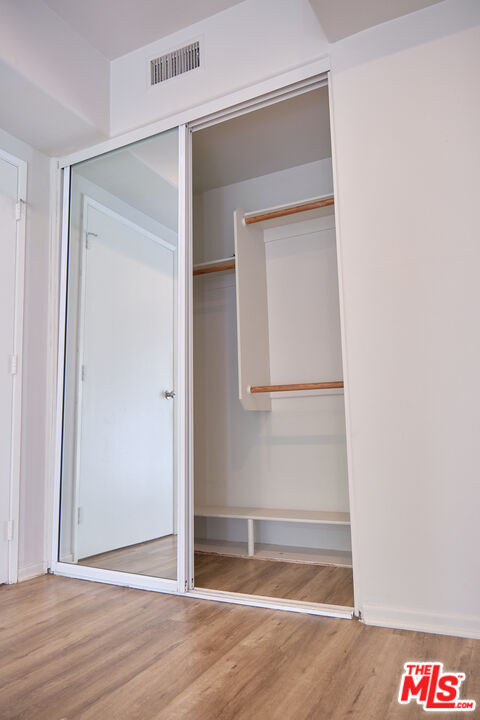 Building Photo - 1242 9th Ct