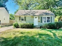 Building Photo - {8146} Charming Waldo Ranch + Hardwood Flo...
