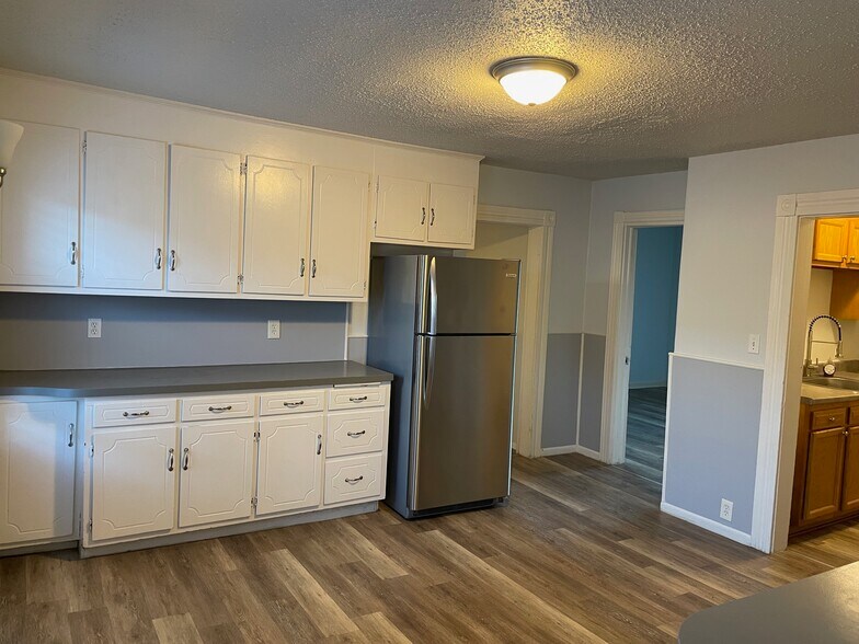 kitchen - 134 Monroe St