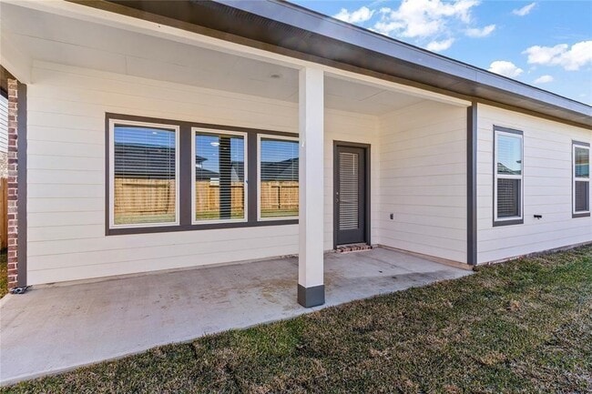 Building Photo - 29318 Hoelzen Holw Dr