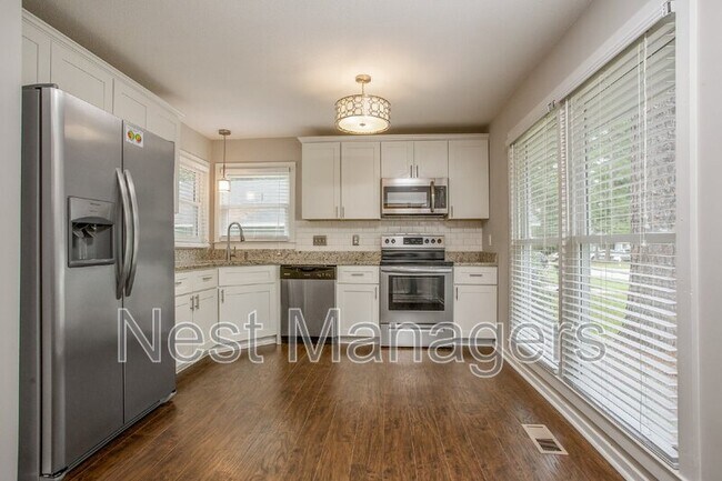 Building Photo - 4616 Pine Needle Ct