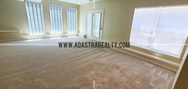 Building Photo - Gorgeous Updated Home in Blue Valley, South Overland Park-Available NOW!!