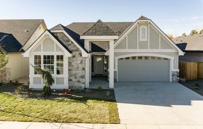 Building Photo - 6845 N Sunglow Ave