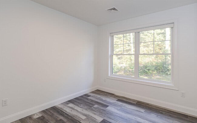 Building Photo - 359 Monadnock St