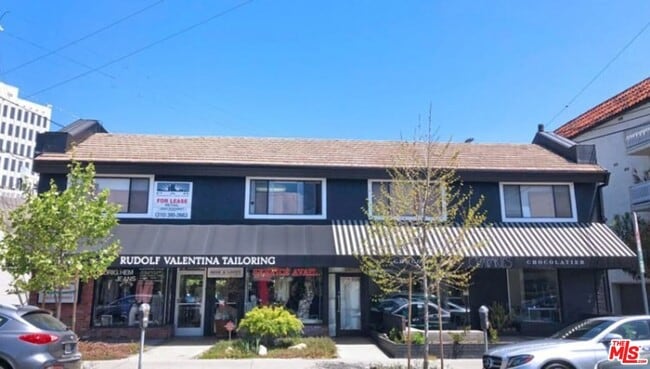 Building Photo - 903 S Barrington Ave