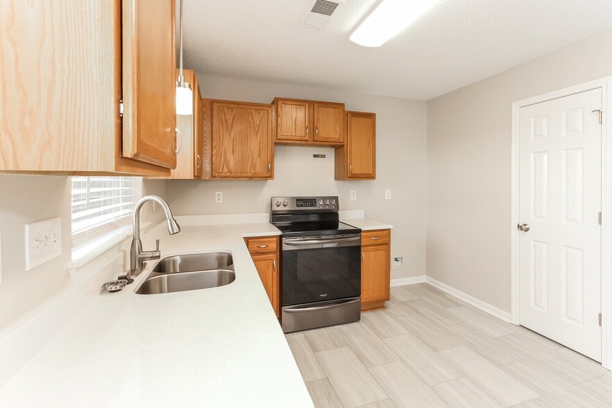 Building Photo - 5922 Laurenfield Dr