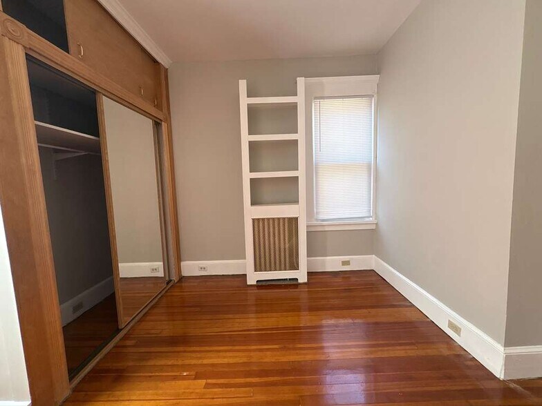 Building Photo - 64 Stanley St