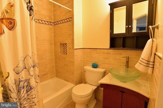 Building Photo - 14023 Pellita Terrace