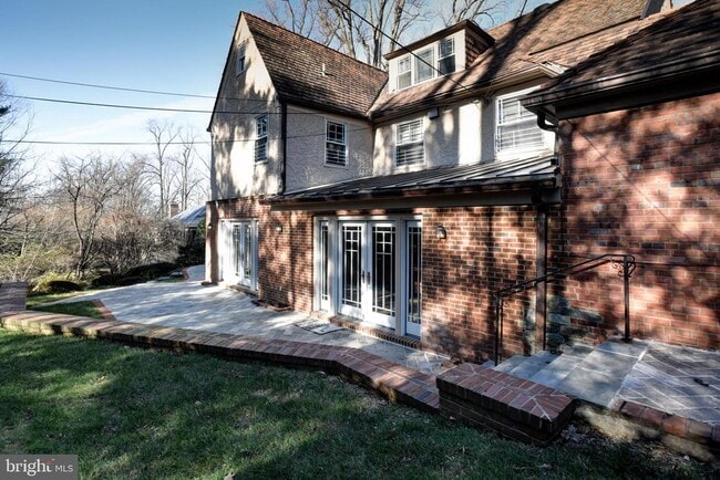 Building Photo - 4900 Indian Ln NW