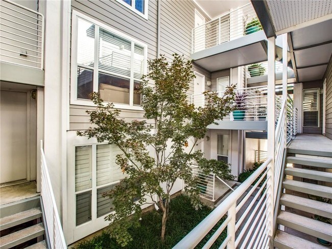 Building Photo - 3711 Holland Ave