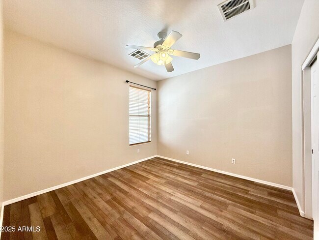 Building Photo - 2849 E Fandango Dr