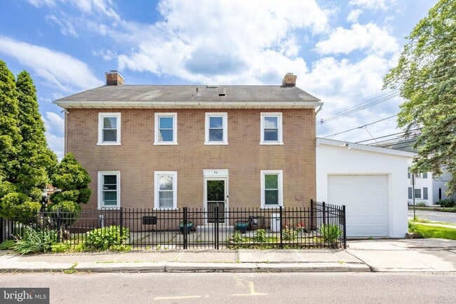 Primary Photo - 54 Grant St