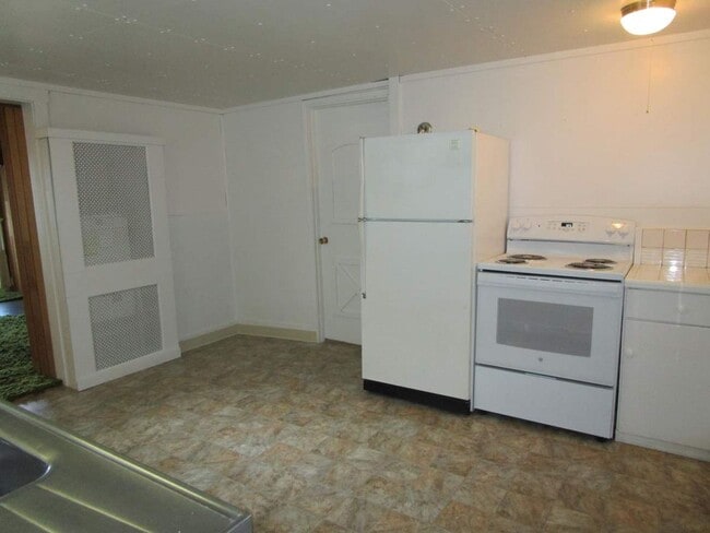 Building Photo - 3722 Forest Beach Dr NW