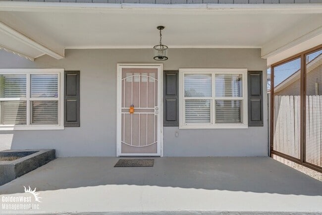 Building Photo - Spacious 3Bdm 1Ba Home In Central Phoenix!