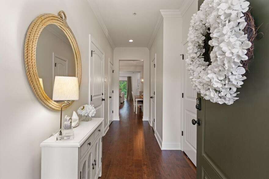 Building Photo - 504 Reserve Ln