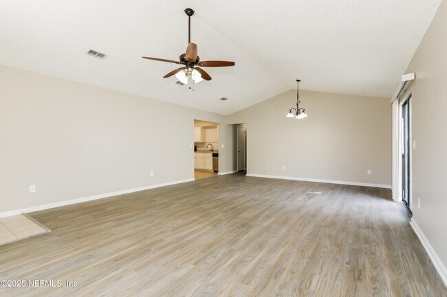 Building Photo - 1852 Manitoba Ct N