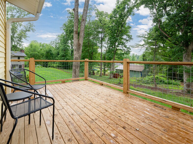 Building Photo - 3 Southwicke Ct