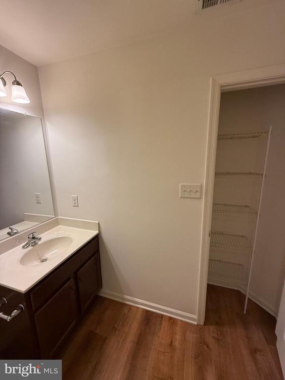 Building Photo - 120 Woodman Ct