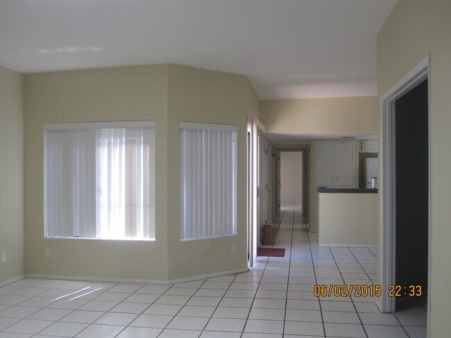 Building Photo - 3394 N Glen Creek Dr
