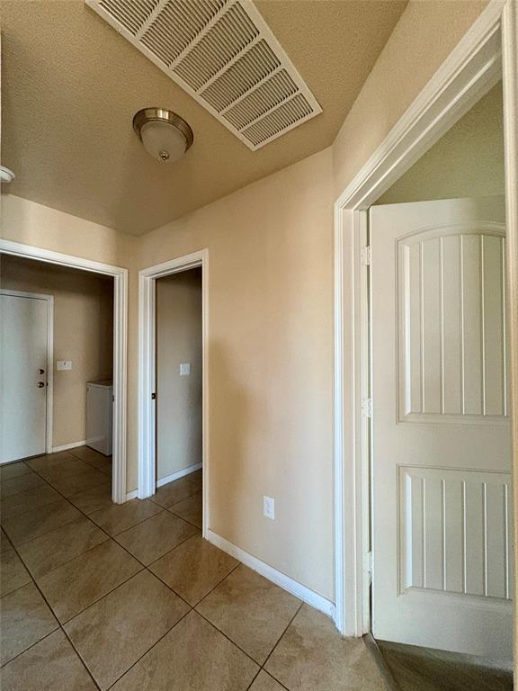 Building Photo - 2011 Langdale Ln