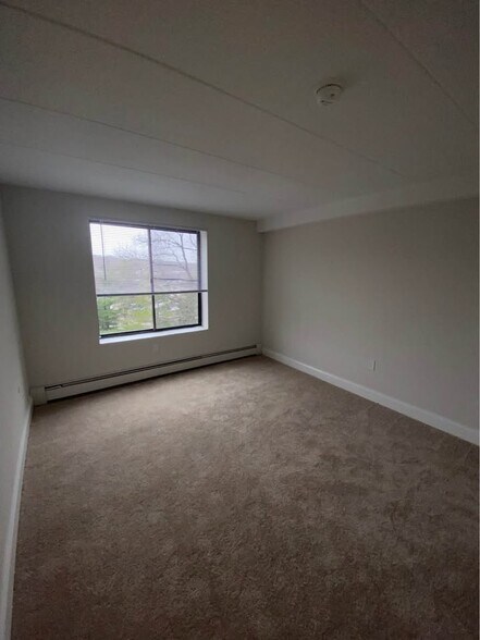 Building Photo - 961 Southern Artery