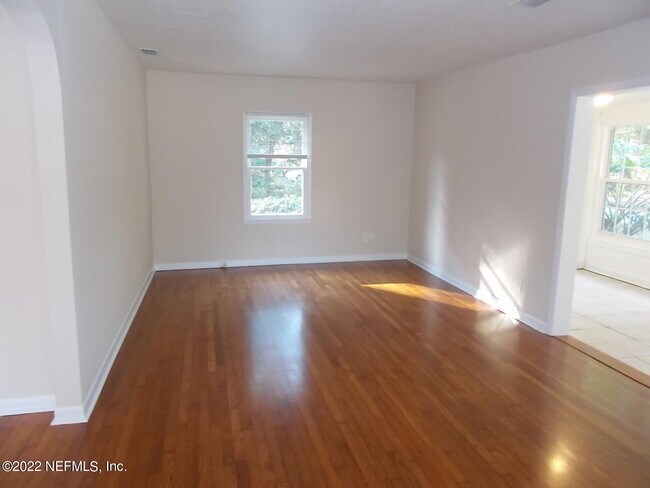 Building Photo - 5738 Cruz Rd