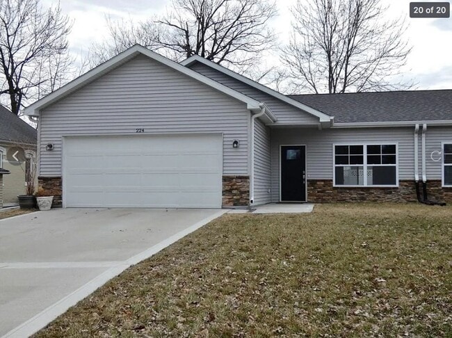 Building Photo - Rent: $1950 - 3 Bed House