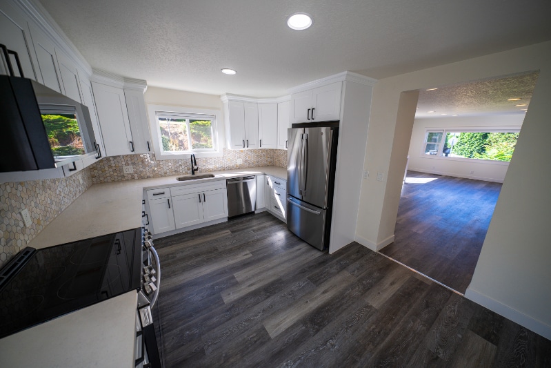 Building Photo - 4685 Riverview Ave