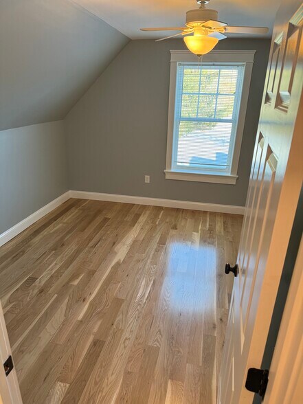 Building Photo - 9 Winnicutt Rd