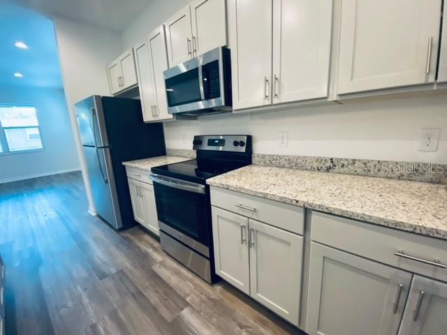 Building Photo - 1325 James Ave S