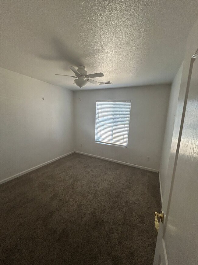 Building Photo - 2454 Ranier Way