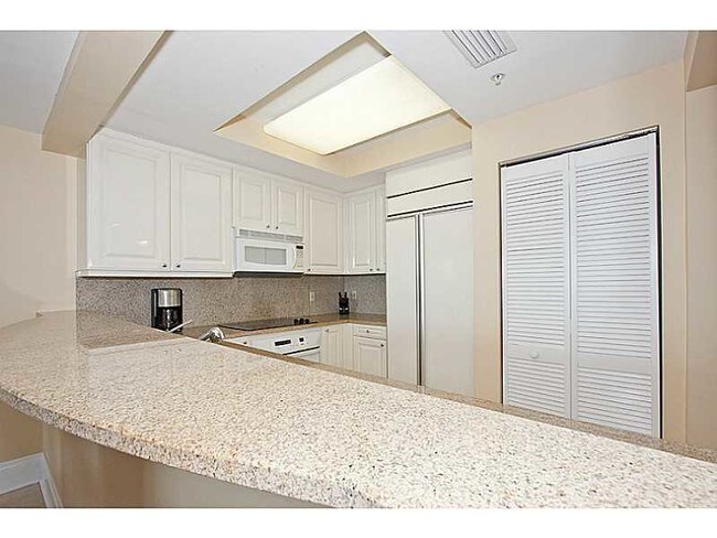 Building Photo - 3400 SW 27th Ave