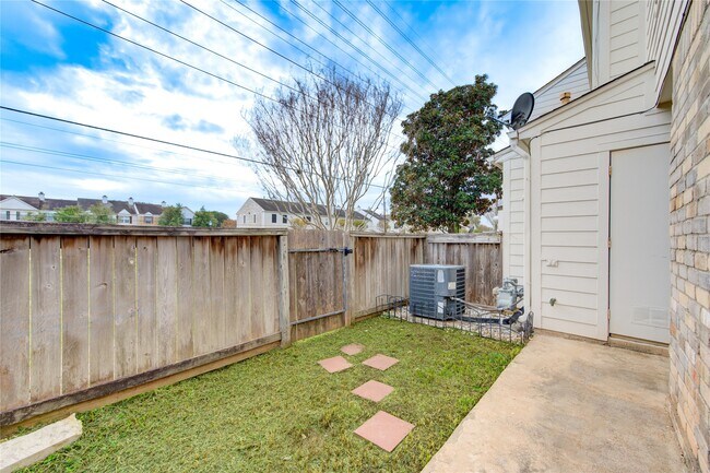 Building Photo - 2810 Grants Lake Blvd