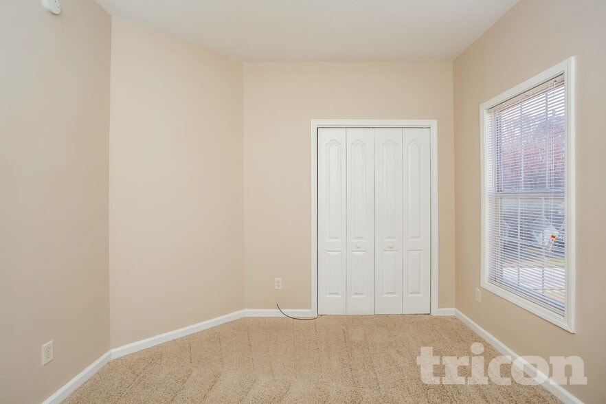 Building Photo - 4577 Garden City Dr