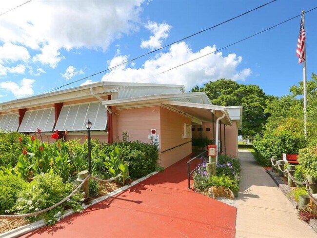 Building Photo - 3115 Bay Dr