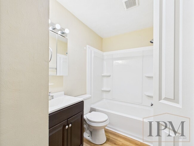 Building Photo - Coming Soon - Charming 2 Bedroom, 1 Bath D...