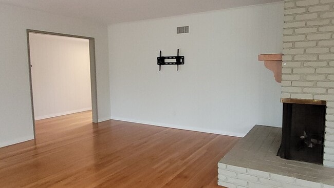 Building Photo - Beautiful Point Loma Single Story Home