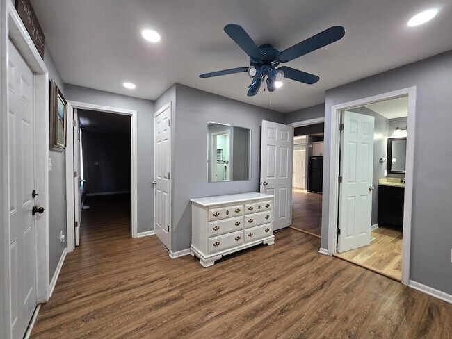 Building Photo - 1047 Ralston St