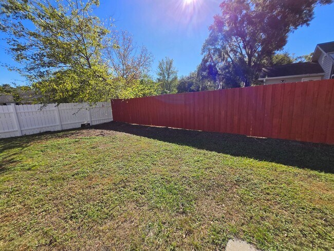 Building Photo - 3/2 in Northridge