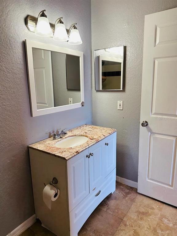 Building Photo - 6025 Westgate Dr