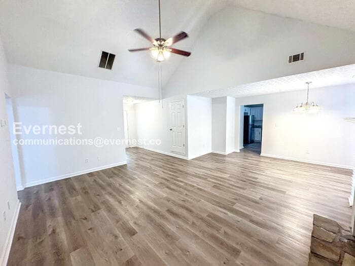 Building Photo - 229 Pebble Creek Dr