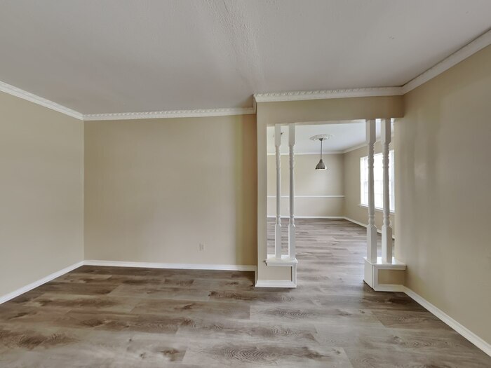 Building Photo - 7108 Ellis Rd