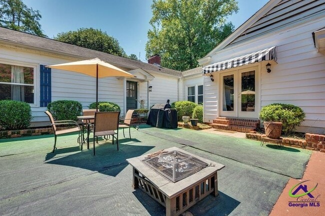 Building Photo - 422 Forrest Dr